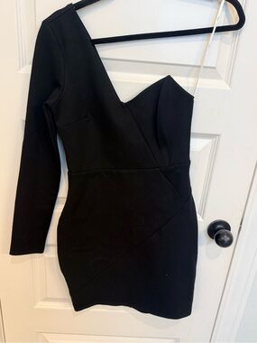 Black One-Shoulder Long-Sleeve Bodycon Dress
